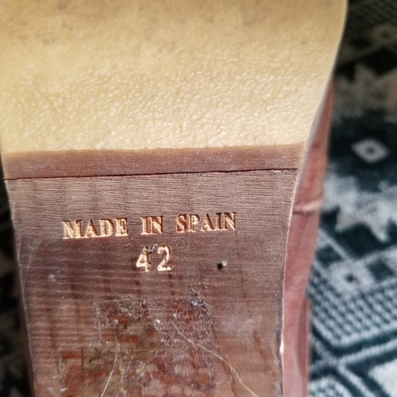 Clogs - Picture 3 of 6